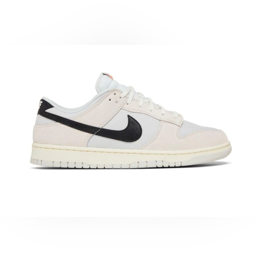 Nike low dunks “certified fresh” size 10.5
Amazing shape!